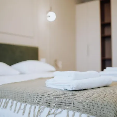 2br In Walk To Piata Centrala Appartement *