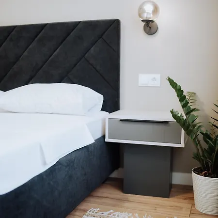 2br In Walk To Piata Centrala Appartement Chişinǎu