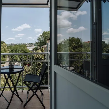 Appartement 2br In Walk To Piata Centrala Chişinǎu