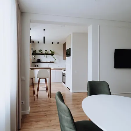 2br In Walk To Piata Centrala *