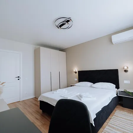 2br In Walk To Piata Centrala *
