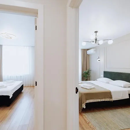2br In Walk To Piata Centrala Appartement