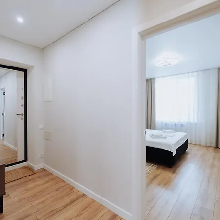 2br In Walk To Piata Centrala Chişinǎu