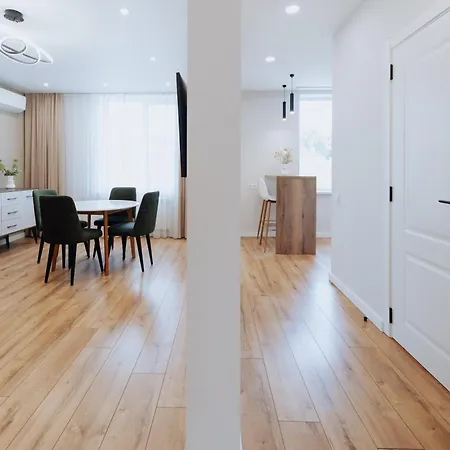 2br In Walk To Piata Centrala