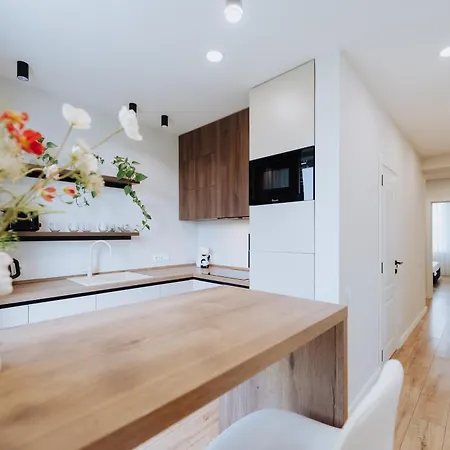 Appartement 2br In Walk To Piata Centrala *
